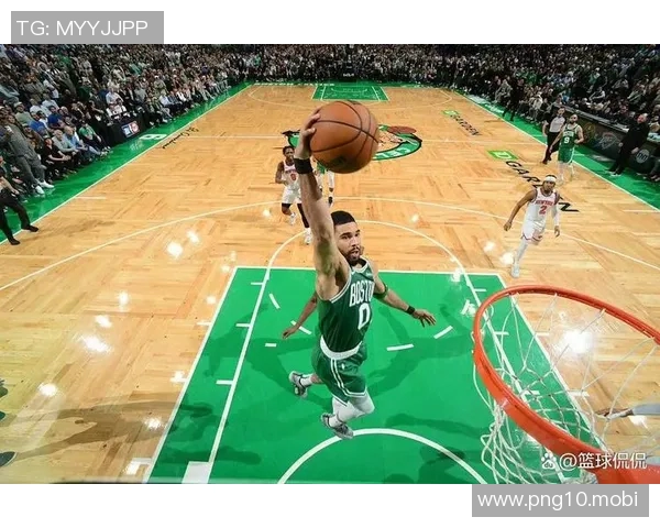 真要复出！塔图姆已经可以在有防守情况下 完成突破单臂扣篮！